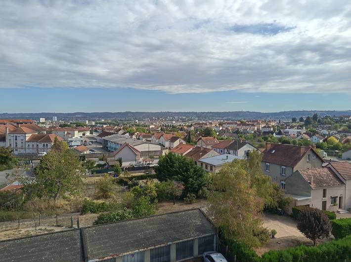 Ganze Wohnung, Ferienwohnung 'Appart Bien Etre' mit Balkon in Montluçon, Montluçon und Umgebung
