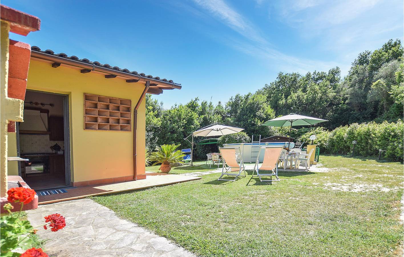 Appartement au bord de la piscine avec parking et Internet in Vecchiano, Riviera Italienne