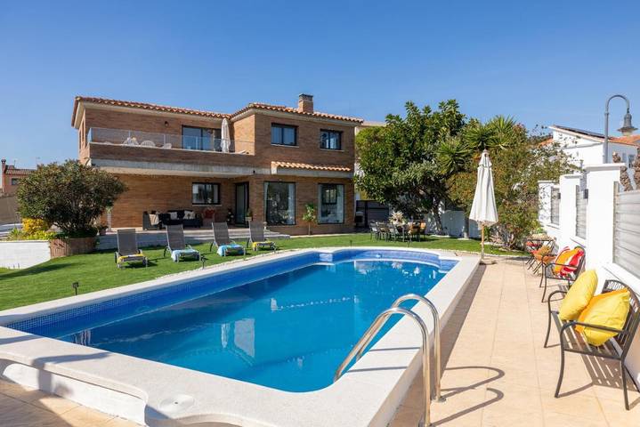 Casa rural para 10 personas, con Piscina en Roda de Bará - 2