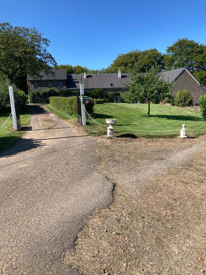 Maison d’hôte pour 2 personnes, avec Terrasse et Jardin ainsi que Bassin pour enfant et Vue