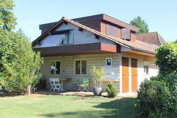 Location de vacances pour 7 personnes, avec jardin, animaux acceptés à Rouffignac-Saint-Cernin-de-Reilhac