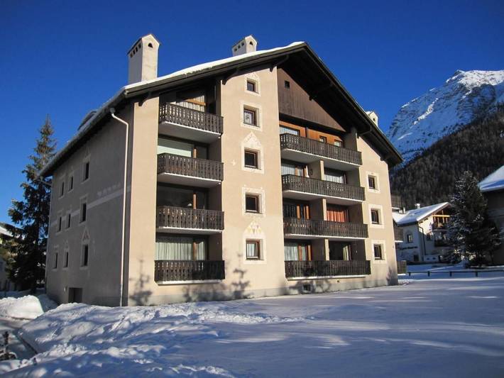 Ferienwohnung für 2 Personen, mit Balkon und Garten sowie Ausblick in La Punt-Chamues-ch - 2