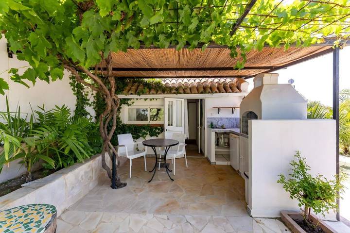 Location de vacances pour 2 personnes, avec piscine ainsi que jardin et vue à Alozaina - 3