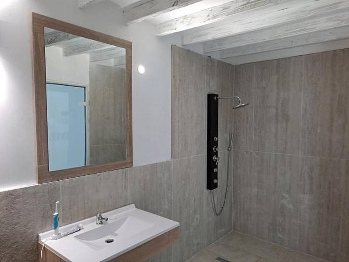 Gîte pour 2 personnes, avec terrasse et jardin ainsi que piscine et bassin pour enfant dans Douadic - 4