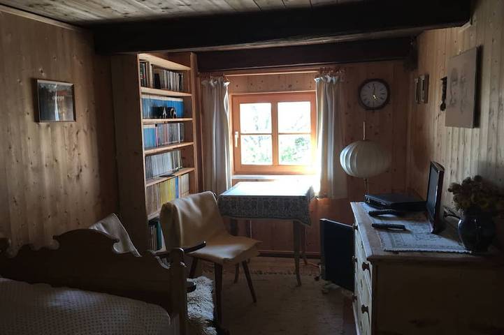Uriges Bauernhaus in idyllischer Lage zwischen Ritterburg und Badeteich in Falkenfels, Ostbayern