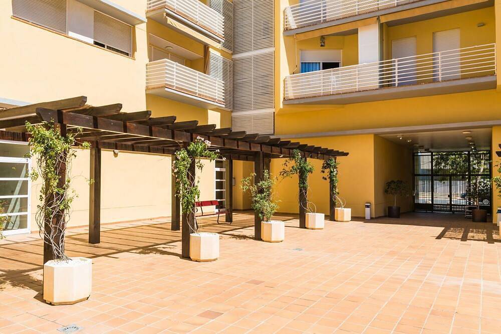 Entire apartment, Lovely apartment for 5 guests with pool, Wifi, A/C, Tv, balcony and parking in Isla Cristina, Costa de la Luz
