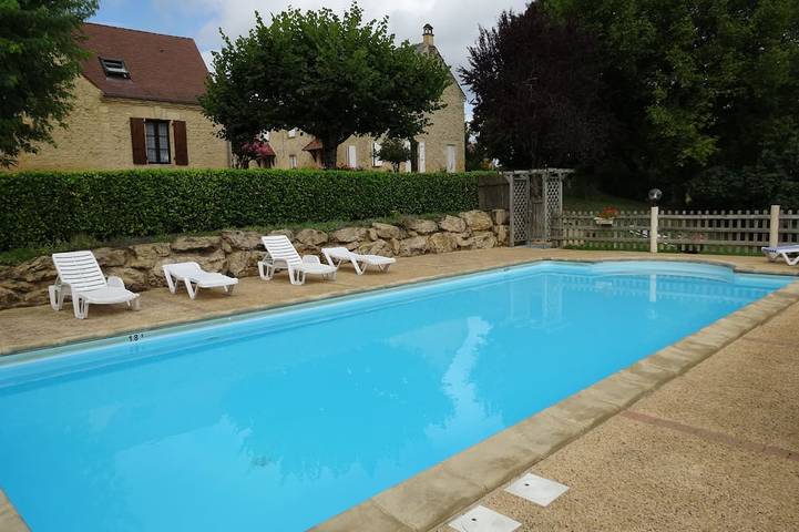Gîte pour 3 personnes, avec jardin et piscine, animaux acceptés à Saint-Crépin-et-Carlucet - 4