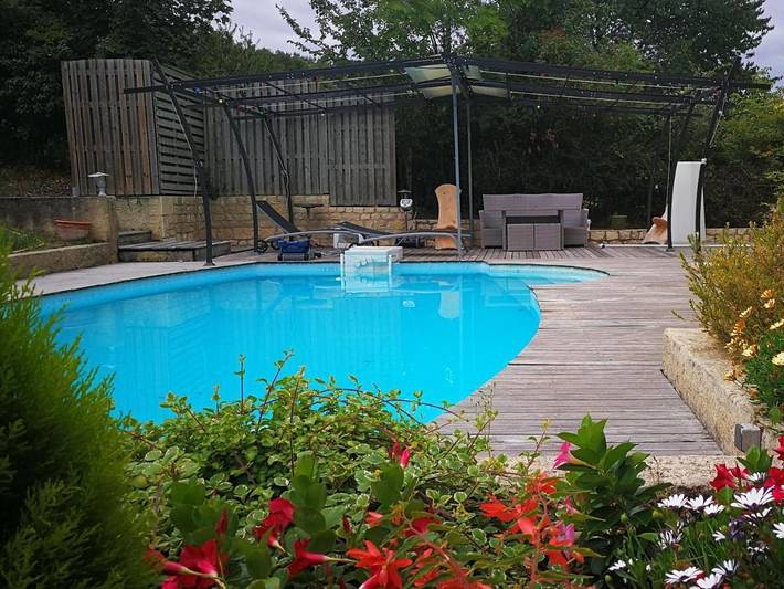 Gîte pour 9 personnes, avec Terrasse et Jardin ainsi que Piscine et Vue à Pomport