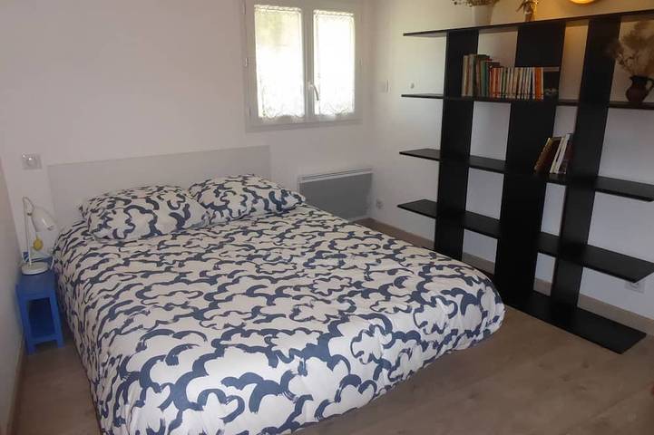 Gîte pour 3 personnes, avec jardin et terrasse, animaux acceptés à Saint-Geniès-des-Mourgues - 2
