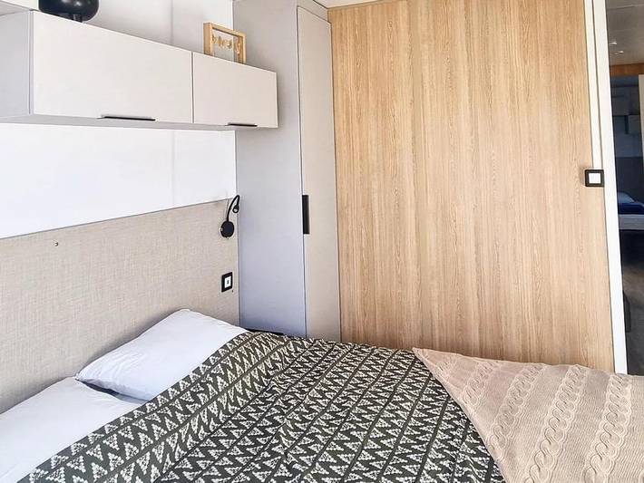 Camping Domaine de Sainte Véziane - Mobilheim 6 personen - M-Home Premium Plus 3 Zimmer - 33m² in Bessan, Mittelmeerküste (Frankreich)