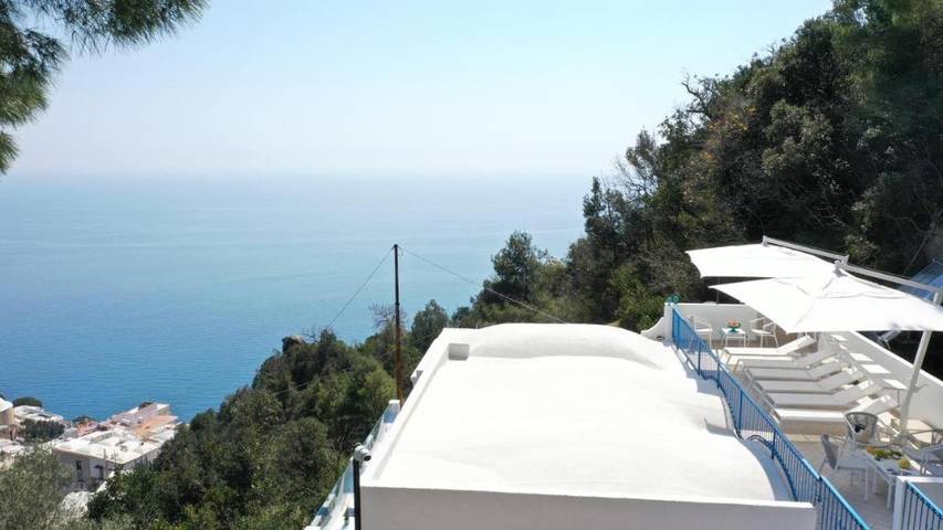 Chambre d’hôte pour 8 personnes, avec balcon ainsi que jardin et piscine à Positano - 4