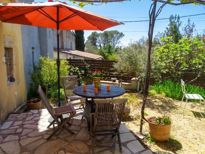 Location de vacances pour 3 personnes, avec Balcon et Terrasse ainsi que Jardin et Piscine à Cardet - 2