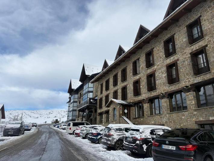 Hôtel pour 2 personnes, avec jacuzzi et terrasse ainsi que piscine et sauna