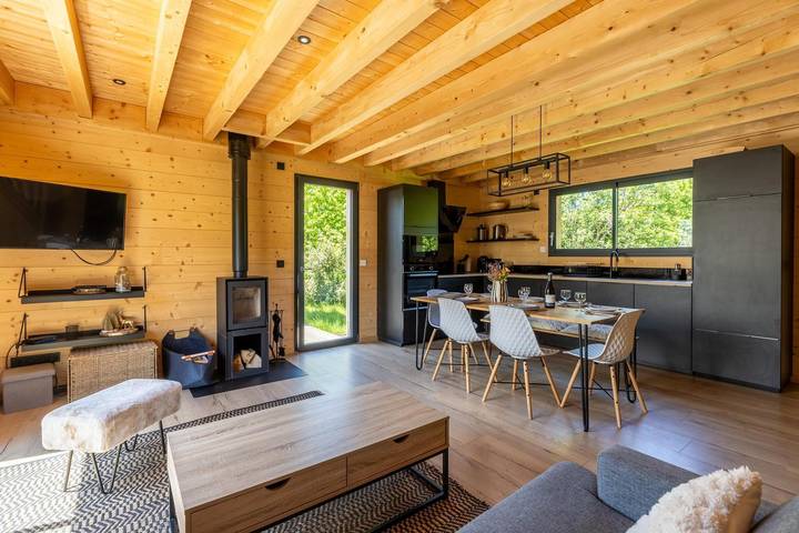 Gîte pour 8 personnes, avec jardin à Murol - 2