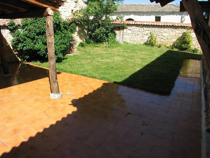 Casa rural para 5 personas, con Jacuzzi además de Terraza y Jardín en Provincia de Segovia