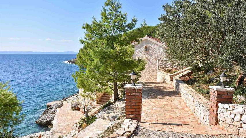 Villa pour 7 personnes, avec terrasse et balcon/terrasse, animaux acceptés dans Hvar - 2