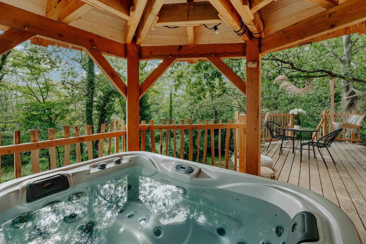 Queen Suite with Spa Bath in Martillac, Région de Bordeaux