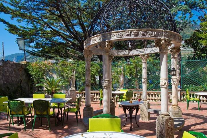 Holiday home for 8 people, with pool and garden as well as balcony in Ravello