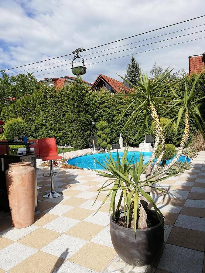 Apartamento de vacaciones para 4 personas, con jardín y piscina - 1