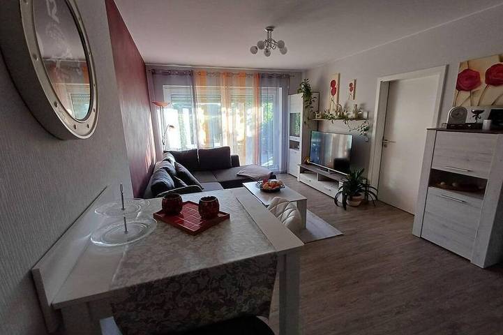Ferienwohnung für 2 Personen, mit Balkon und Garten