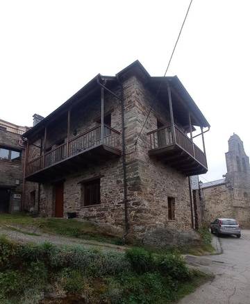 Casa rural para 10 personas, con vistas y balcón en El Bierzo