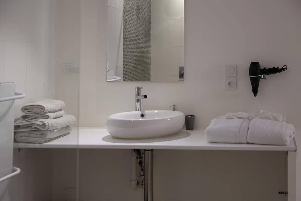Entire apartment, Le Paradis Blanc in Bordeaux, Bordeaux region