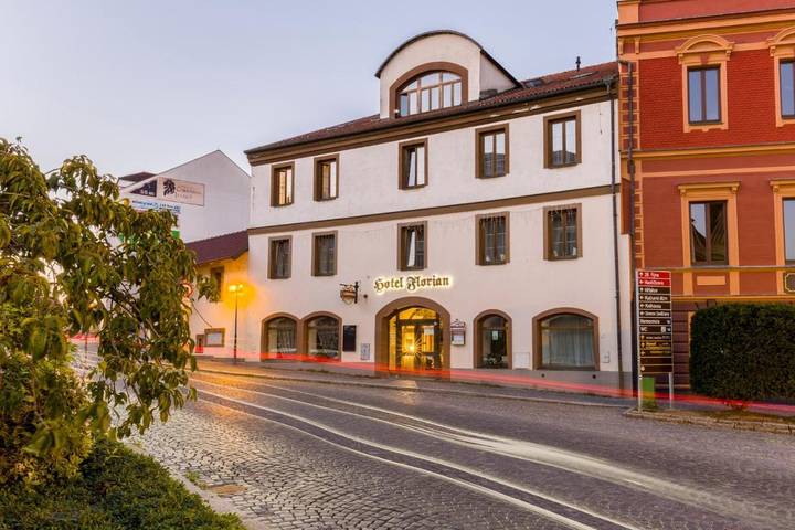 Hôtel pour 2 personnes, avec balcon et jardin dans Sedlčany