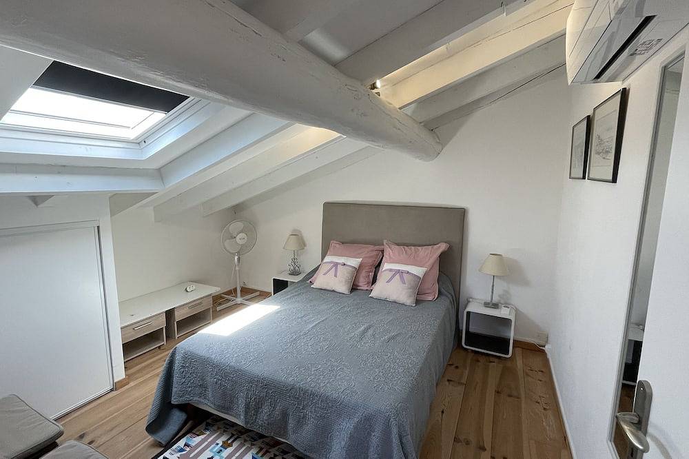 Appartement entier, Maison 5 chambres 12mn à pieds  bord de mer Vue exceptionnelle à 180° Calme in Pietrosella, Golfe D'Ajaccio