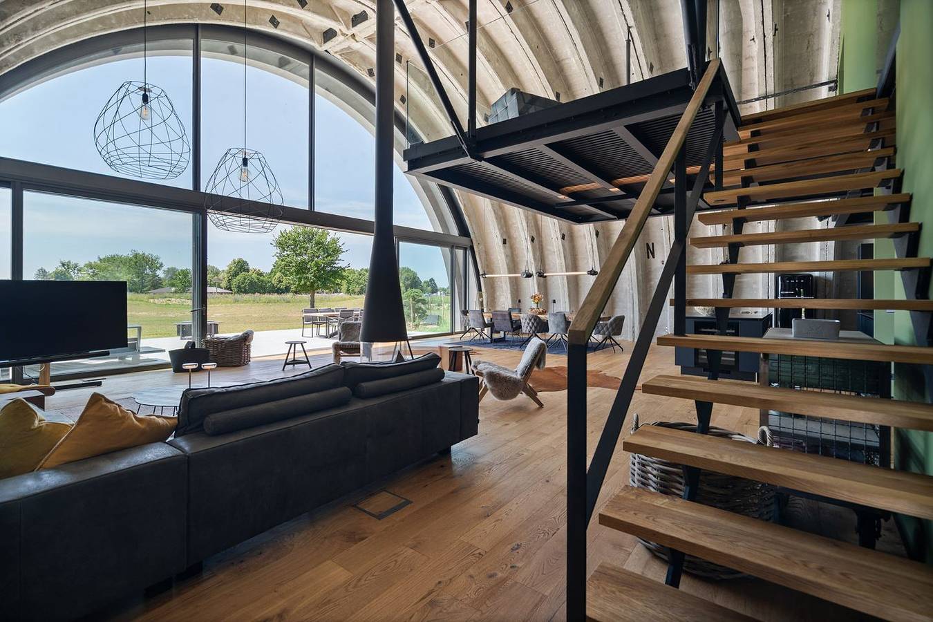 Exklusive freistehende Luxusvilla Shelterloft Airpark mit großem Garten in Lärz in Lärz, Müritz