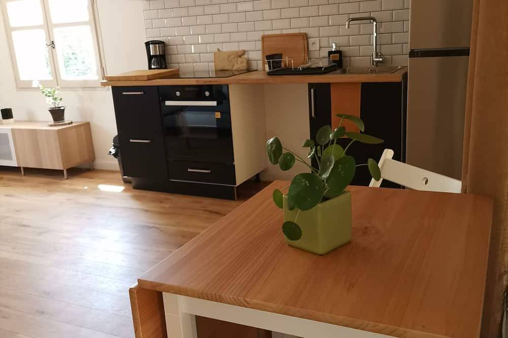 Appartement T2 Dans Villa à la Campagne in Solliès-Toucas, Toulon region