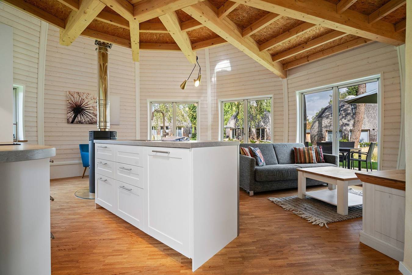 Kugelhaus Chiara – Kamin, Sauna, 1,5 Bäder & Terrasse am Tollensesee in Tollensesee, Penzlin