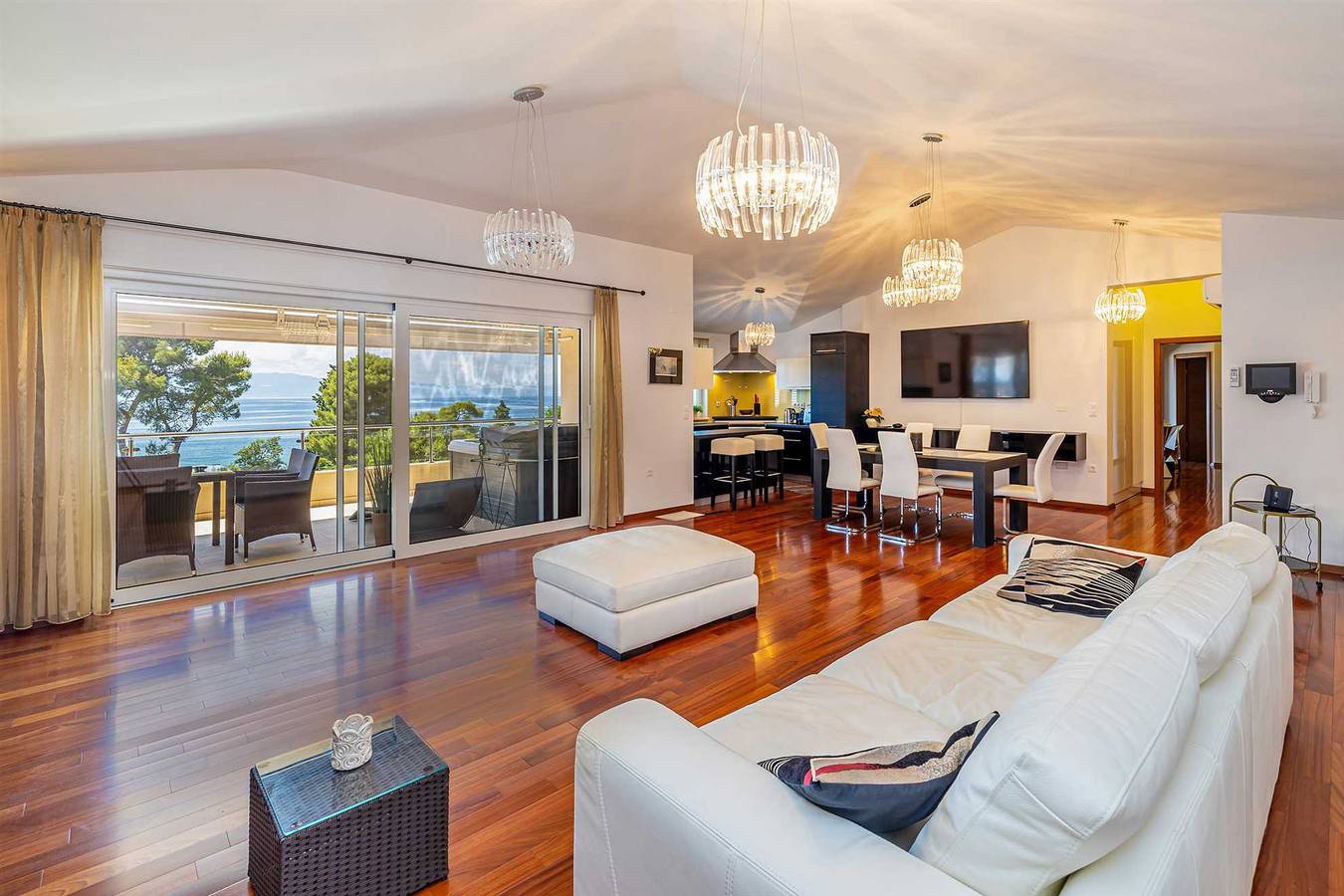 Ganze Wohnung, Luxus-Penthouse Claudia in Malinska-Dubašnica, Krk