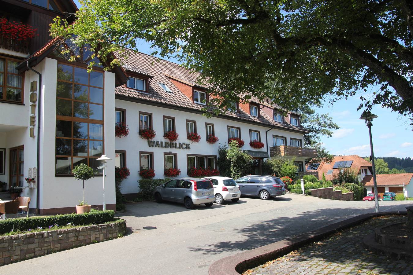 Hotel-Restaurant Waldblick-Bsr - Doppelzimmer Kompakt, Modern mit Balkon/Terrasse, 1 Doppelbett oder 2 Einzelbette in Donaueschingen, Central Black Forest