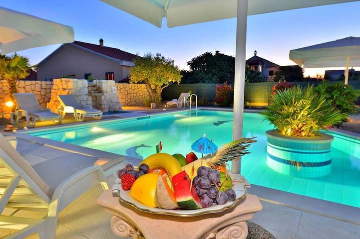 Villa für 7 Personen, mit Garten und Balkon - 1