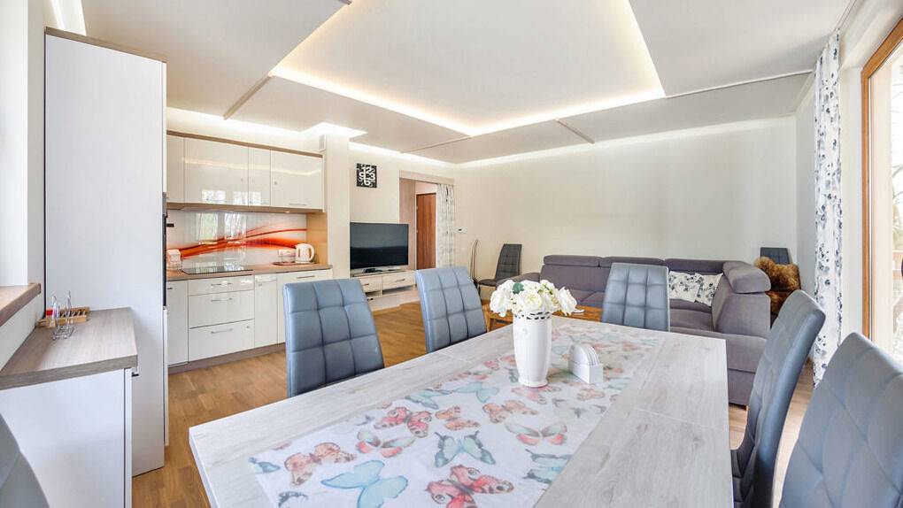 Cały apartament wypoczynkowy, Apartament wakacyjny dla 4 osób z taras in Mielno, Powiat koszaliński