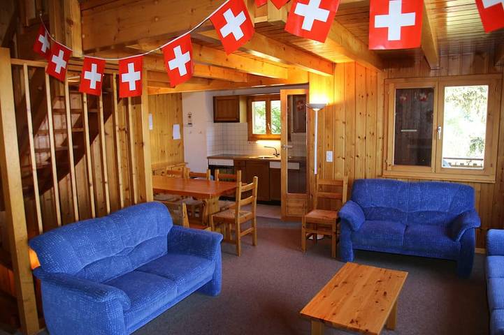 Vacation rental for 10 people, with yard, with pets in Sion