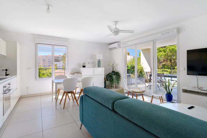 Appartement entier, Cap Sud, Antibes 3P au calme, piscine, parking. in Antibes, Côte méditerranéenne (France)