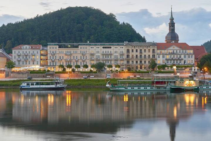 Hotel for 3 people, with pool and sauna as well as hot tub and garden - 1