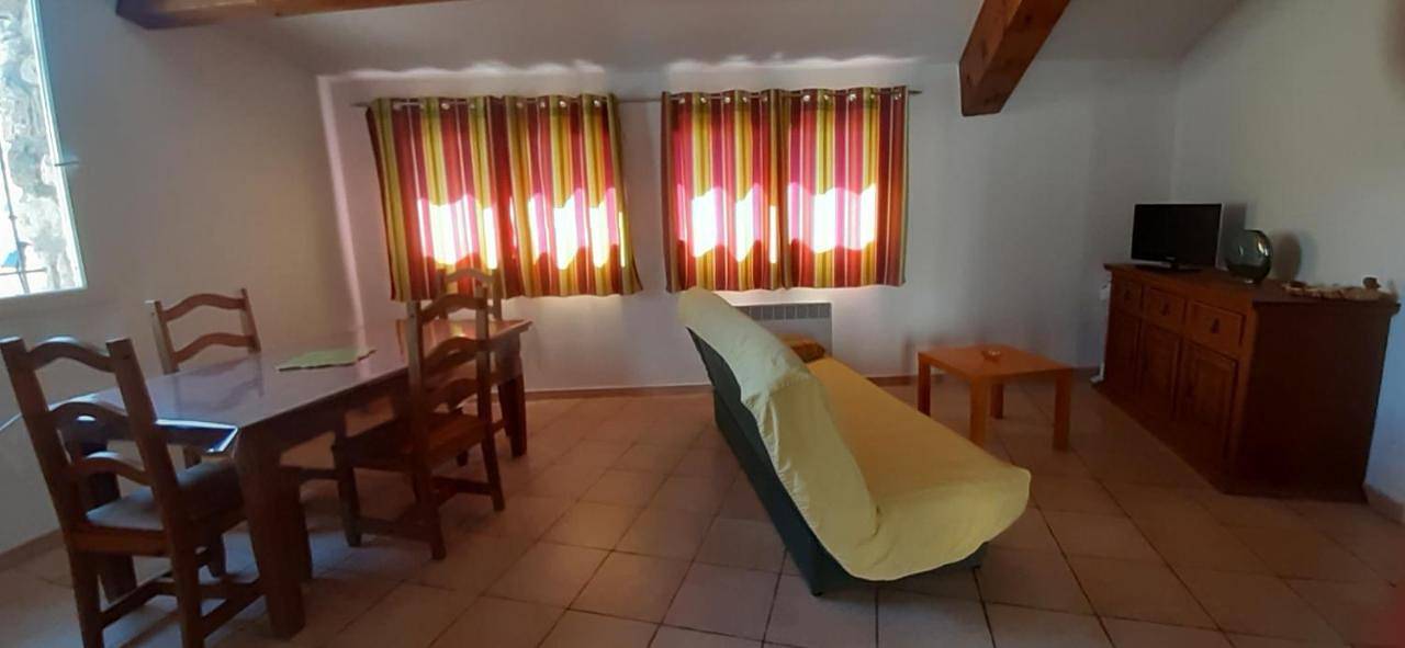 Appartement entier, One-Bedroom Apartment in Pézilla-de-Conflent, Parc naturel régional Corbières-Fenouillèdes