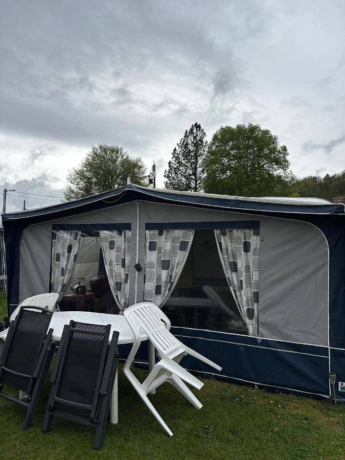 Camping pour 3 personnes, avec terrasse