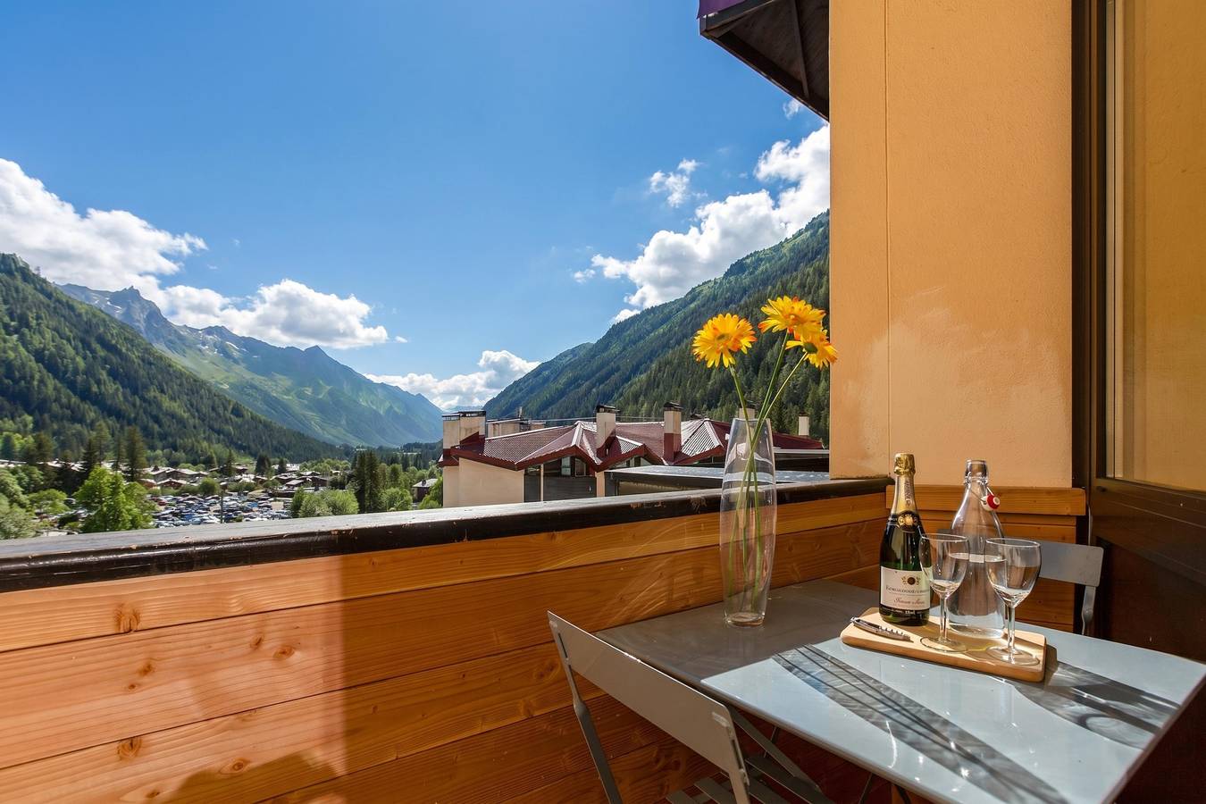 Appartement entier, Grand Roc C411 280m from Slopes, Mont-Blanc View, Parking & Wifi in Argentière, Chamonix-Mont-Blanc