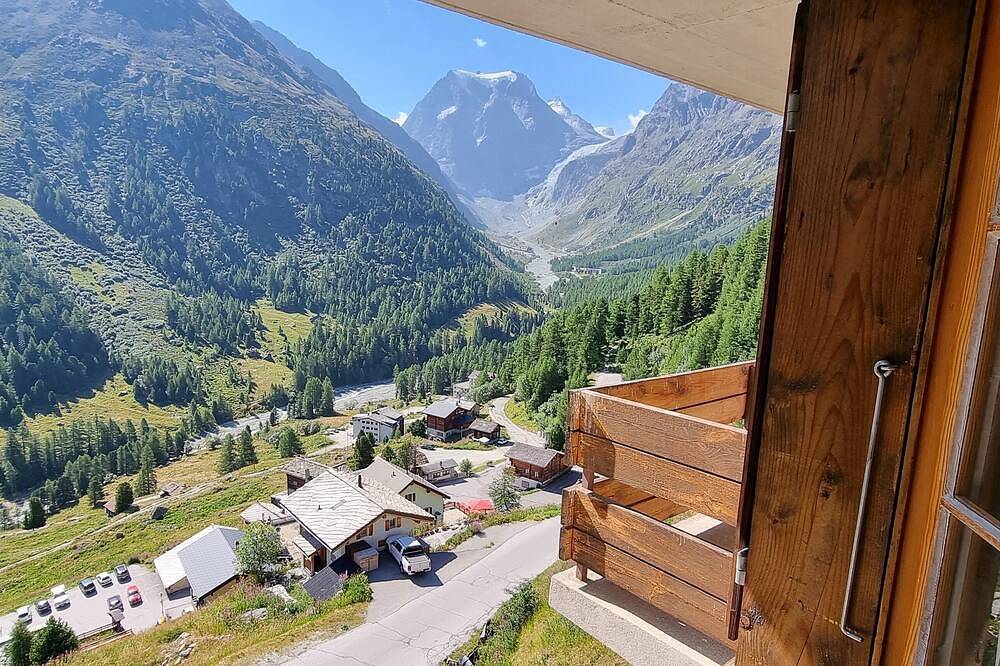 Ganze Wohnung, Apartment for 6 people 150m from the slopes - 2050m altitude in Arolla, Evolène