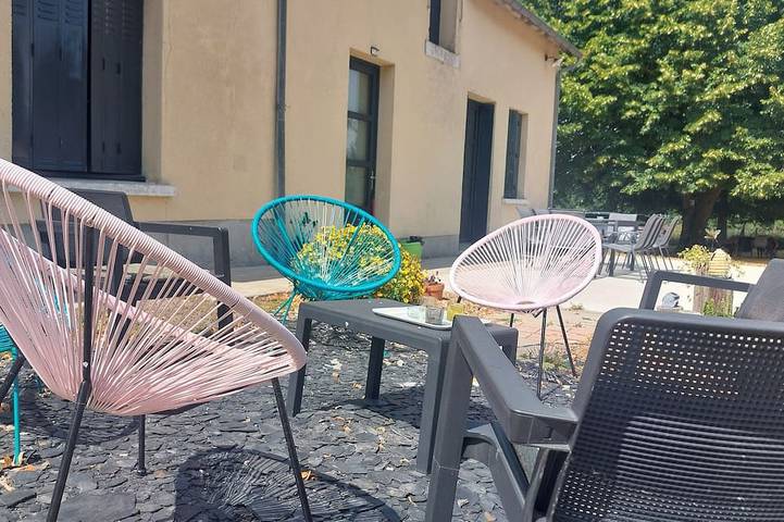 Location de vacances pour 10 personnes, avec terrasse et jardin, animaux acceptés à Écueillé