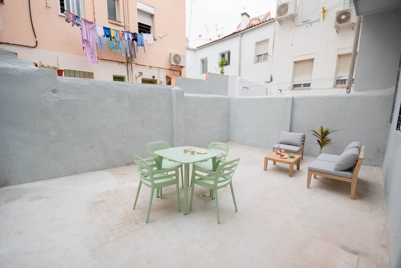 Estudio entero, M (Mlu4B2) Tetuan "El Retiro" in Tetuán (desambiguación), Madrid