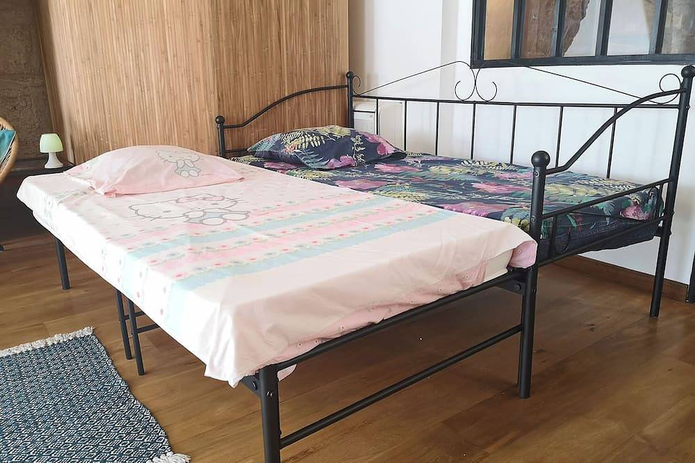 Apartamento entero, For old-Stones lovers in Poussan, Côte d'Améthyste