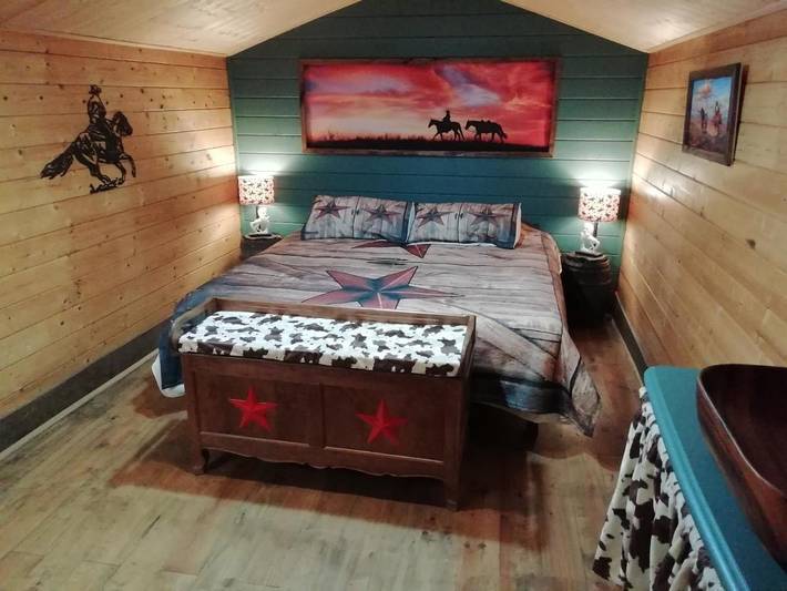 Chambre d’hôte pour 2 personnes, avec piscine et vue ainsi que terrasse et jardin