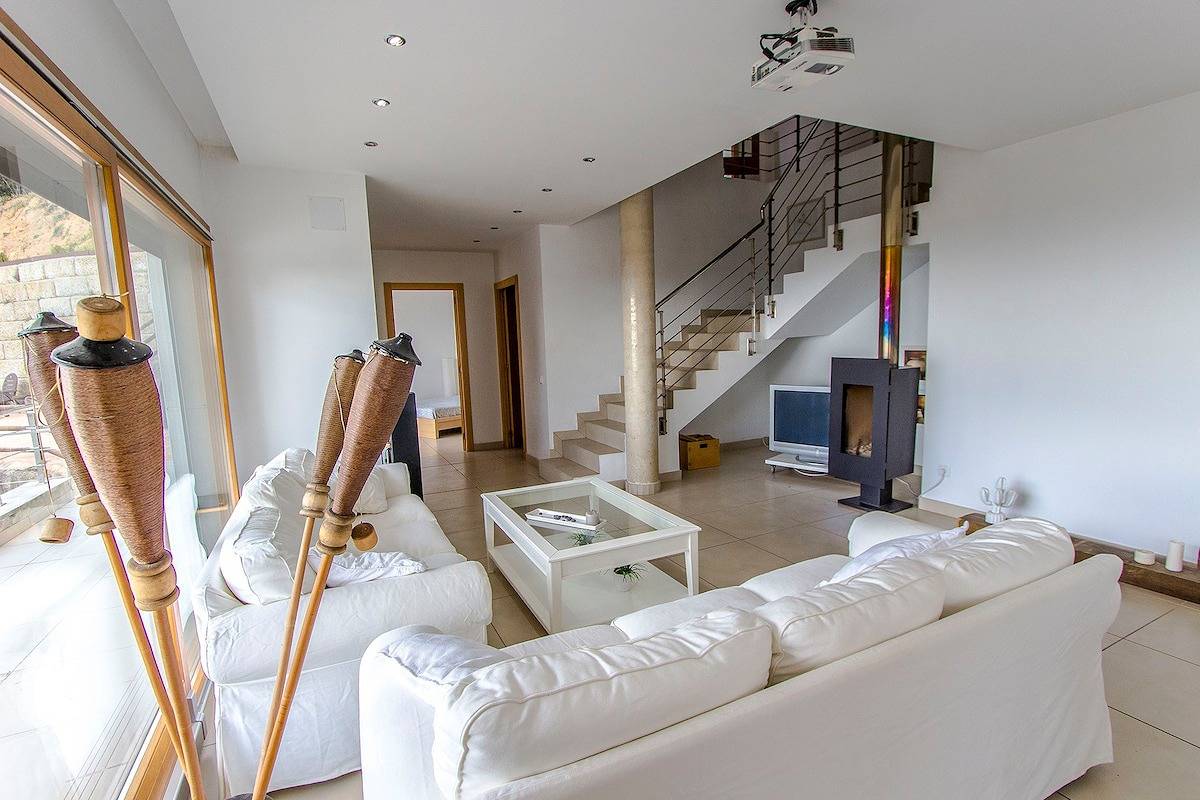 Modern Mestral - a few km to the beach! in San Cipriano de Vallalta, Costa del Maresme