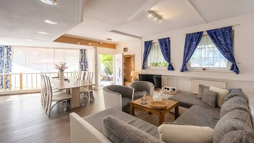 Ferienwohnung für 6 Personen, mit Balkon und Garten sowie Sauna in Daun