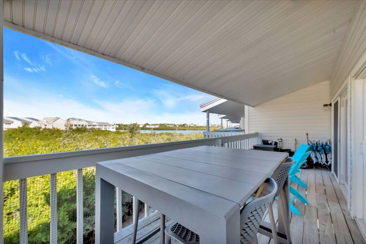 Vacation rental for 8 people, with pool and balcony, kid friendly in Indian Shores