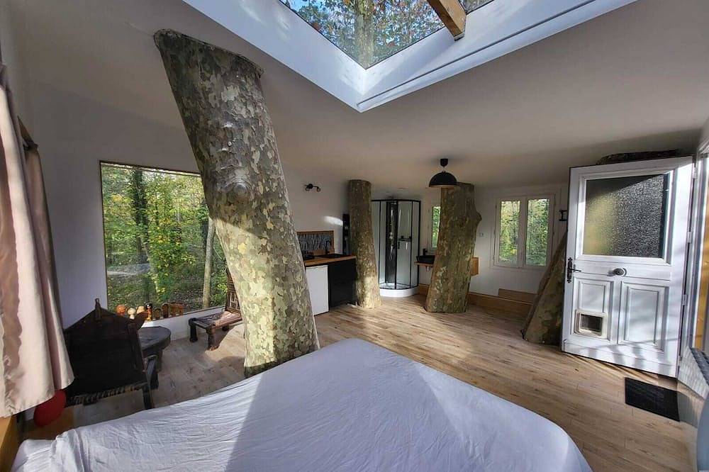 La maison dans les arbres in Escolives-Sainte-Camille, Région d'Auxerre